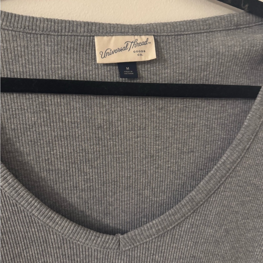 Gray Ribbed V-Neck Top - Picture 4 of 4